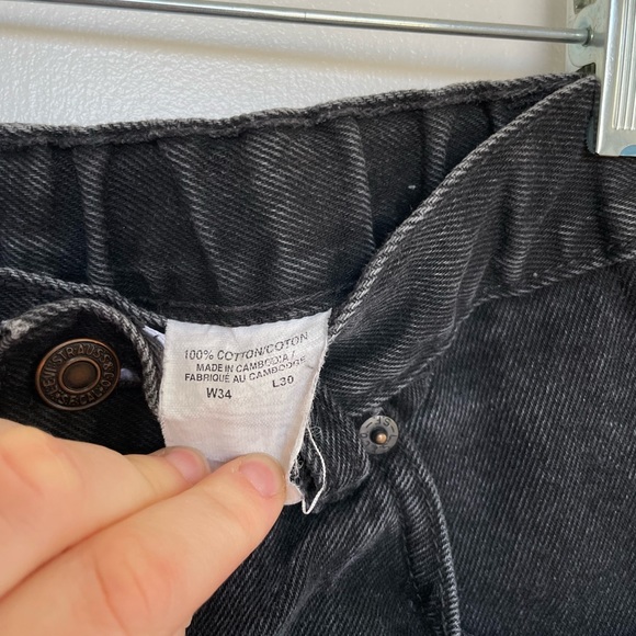 SOLD Levi’s Shorts - Picture 5 of 5